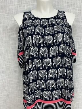 crown & ivy Navy, White and Pink Cold-Shoulder Geometric Tunic